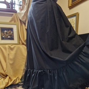 Ladies Cotton Victorian Petticoat and Bustle Pad, Vintage Lingerie, Bustle Skirt, Ruffled Underskirt