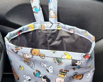Charlie Brown and the Gang on Gray Vinyl-lined Classy Car Trash Bag / Item # CL1448