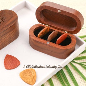 Individuelle gravierte magnetische Gitarren-Plektrum-Box, Walnuss-Plektrum-Kasten, personalisiert für Gitarristen