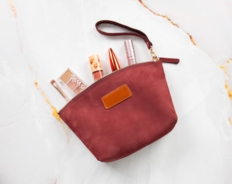 Personalized Leather Makeup Bag: Handmade Toiletry Travel Pouch
