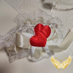 Liga de boda de encaje romántico: corazones rojos, hecha a mano