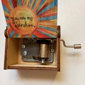 Vintage &quot;You Are My Sunshine&quot; Spieluhr - Laser graviertes Holzandenken
