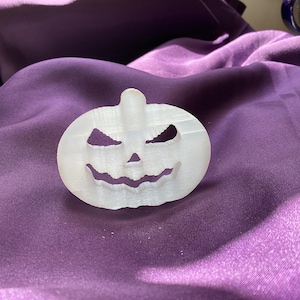 Selenite Carved Pumpkin Crystal l Selenite Gemstone l Halloween Crystal l Halloween l Festive Home Decoration