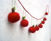 Manzanas rojas Garland - aguja de lana afieltrada Waldorf empavesado - cosecha de otoño decoración - decoración colgante
