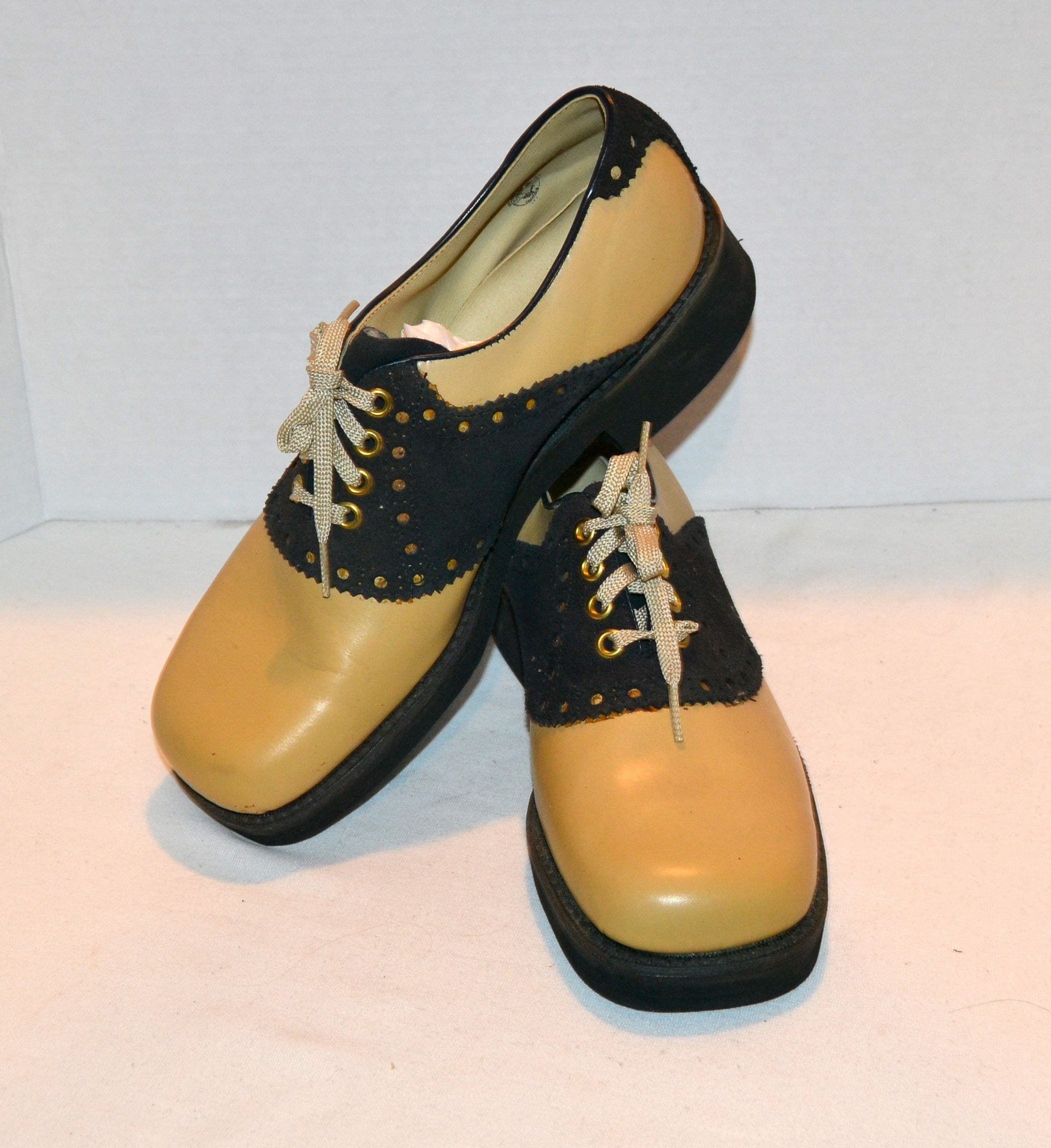Vintage Saddle Shoe 50's Era Unisex - Etsy Vintage Saddle Shoe 50's Era Unisex - Etsy