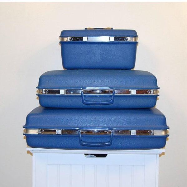 SALE.... Luggage Mod 1970s Royal Blue