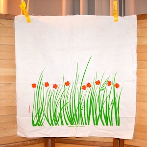 Vintage Poppy with Mod Green Stems Marushka