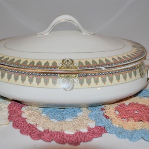 Sol Amiens J&G China 1920&#39;s Hanley, England Serving Bowl with Lid