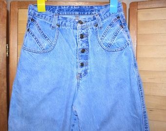 Jeans vintage Zena a vita alta, gamba a piolo, carré sul davanti.