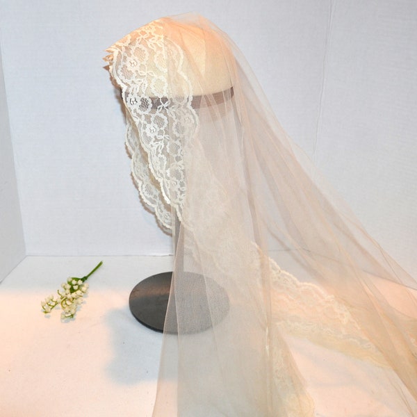 Vintage Mantilla Veil Comb Ivory Lace