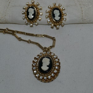 Vintage Cameo Necklace with Chain & Screw Back Earrings Coro image 3