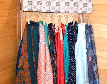 Vintage Scarves Pop to Hipster Every Era........10 Beauties