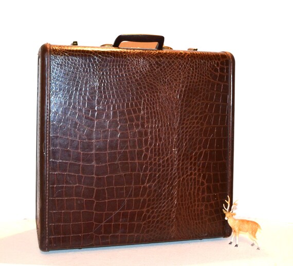 Beautiful Dark brown Crocodile leather Suitcase Circa 1920s – Oldfield  Outfitters
