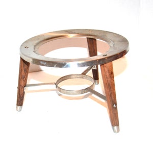 Vintage 1950&#39;s Metal Trivet Cradle Bowl  Holder