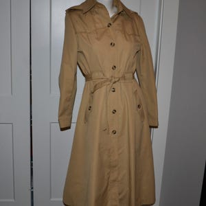 Vintage Trench Coat 1970&#39;s Belted Hooded Pleated