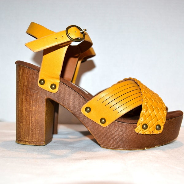 Vintage Shoes Chunky Sandal Golden Yellow