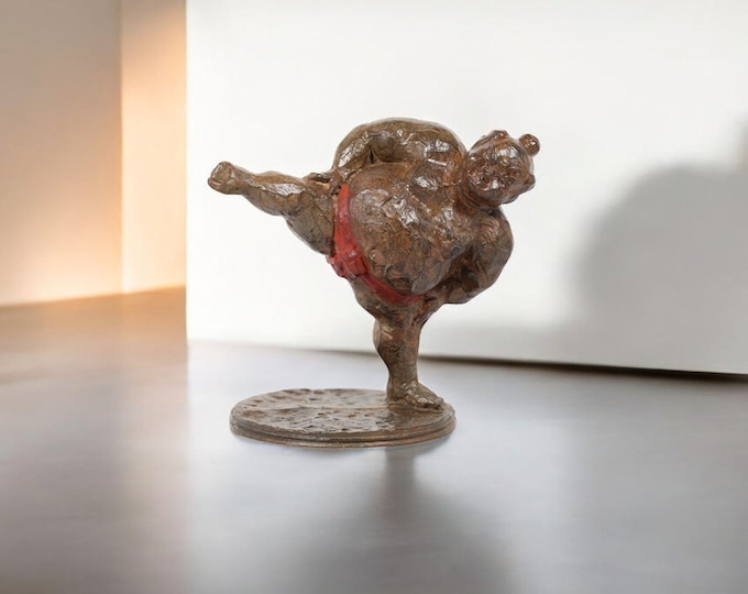 Handmade Bronze Sumo Wrestler Sculpture from Thailand - Unique Home Decor, 4.75 lbs, D5.5 x W8 x H7.5 Inches, Collectible Art Statue