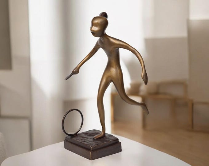 Abstract Bronze Sculpture of a Running Figure with Hoop, Handmade Bronze Art from Thailand, Modern Minimalist Decor, Gift for Art Lovers