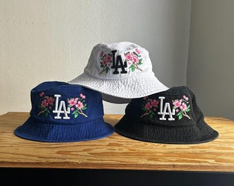 LA チェリーブロッサム LA ドジャース バケットハット：刺繍フラワーデザイン | ギフト