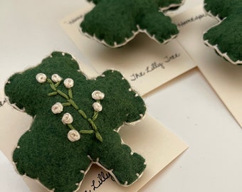 Homespun Shamrock Pin READY TO SHIP for St Patricks Day Women's
