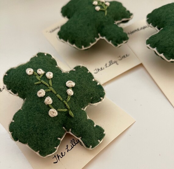 Homespun Shamrock Pin for St Patricks Day Women's