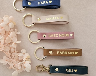porte-clé en cuir  personnalisé parrain ,papa, maman, chez nous prénom et date d'anniversaire