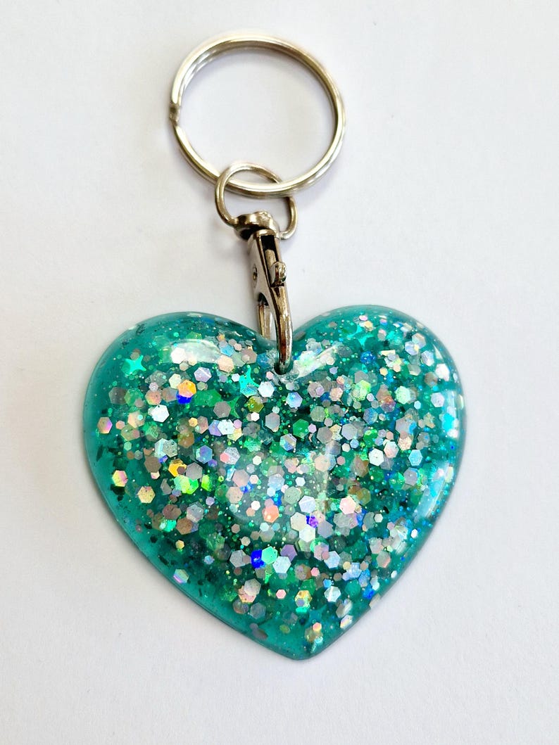 Glitter heart keyring or bag charm. Sparkly resin heart keychain. Gifts, party bag fillers, favours. Handmade custom heart keyring image 8