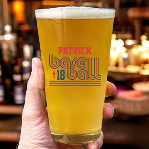 Personalized Baseball Team Pint Glass – Custom Team Name and Player Number Beer Glass – Gift for Baseball Mom or Dad