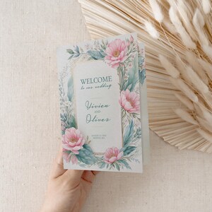 Gevouwen programmakaart wilde bloemen bruiloft, route voor bestelling van wilde bloemen, roze bloemen met gouden lijst, detail programma's 4 pagina's, Vivien