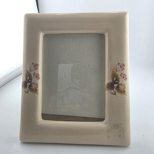 Vintage Floral Ceramic Picture Frame Tabletop or Wall Decor 4x6 Photo Cream