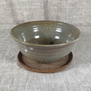 Bloempot van Good Vintage, gespikkeld grijs, studio aardewerk met schotel, 15 cm