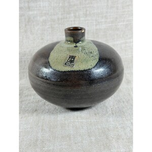 Jarrón de cerámica de estudio japonés antiguo, jarrón pequeño de cerámica japonés firmado,