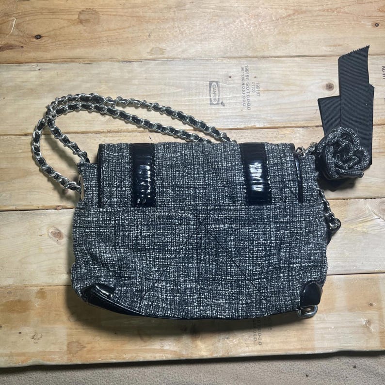 BRIGHTON Julliete Tweed Black Patent Leather Floral Bow Chain Purse E794062 image 6