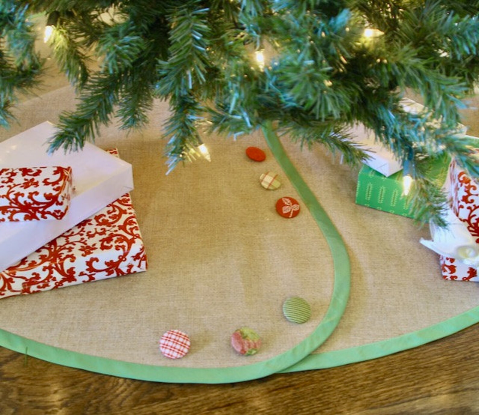 Pencil Christmas Tree Skirt 