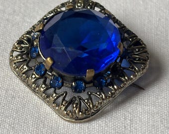 Brooch jewelry