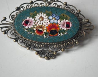 Vintage Italian brooch with micromosaic.