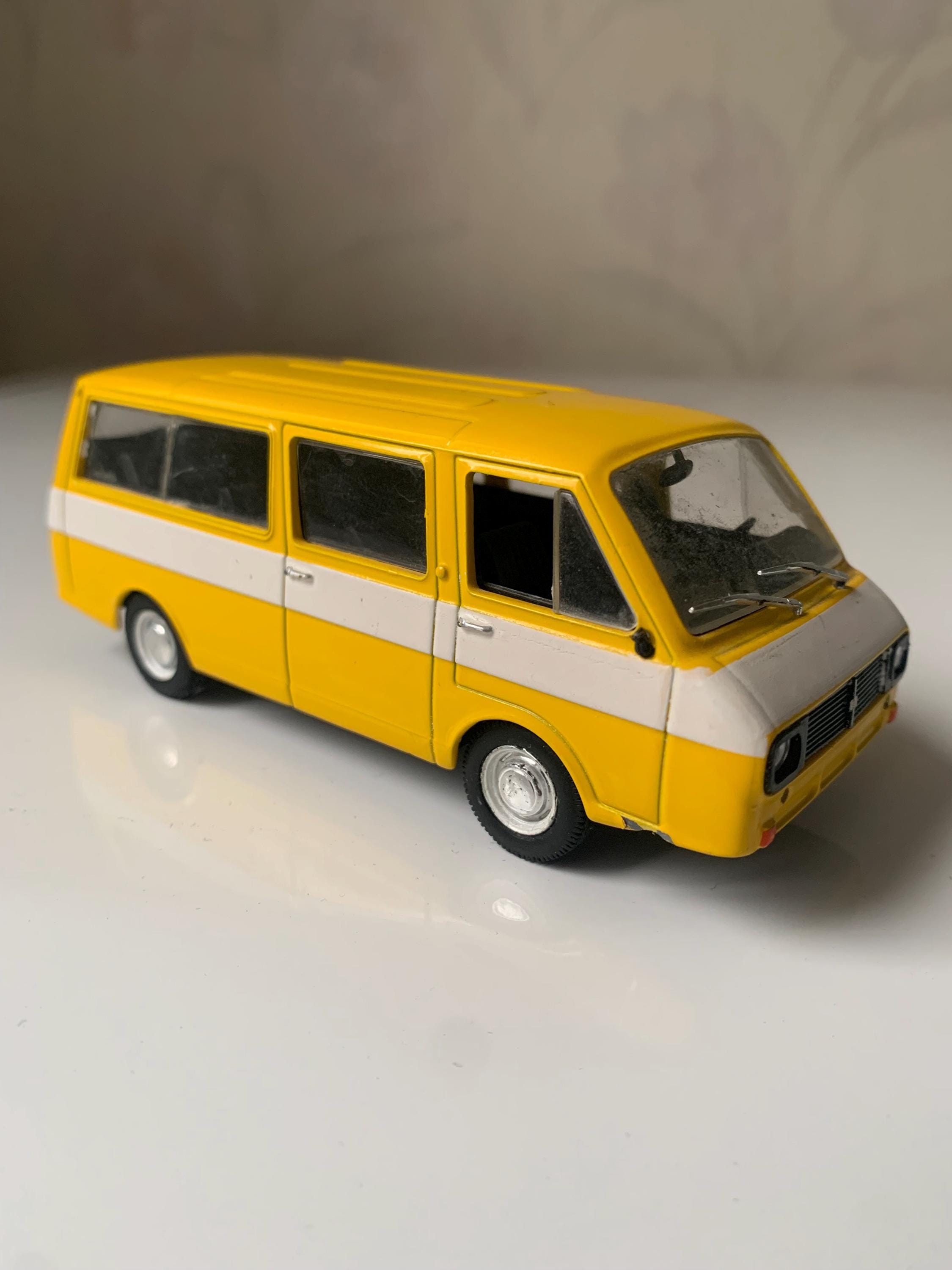 【希少】ソ連製 ミニカー RAF-2203 ラトビア 1/43 ミリツィア Model of the Soviet Car RAF 2203 