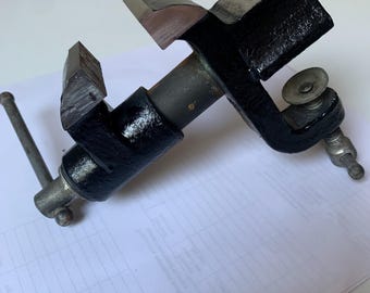 Metal vise,tool vise,jewellers vise,vintage,small vise,antique tool.