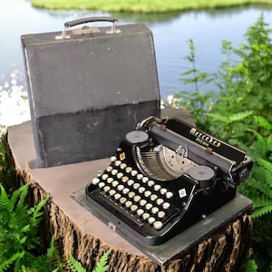 Máquina de escribir mecánica Mercedes Black, década de 1960, manual en alemán, con teclado dual: ¡un regalo de decoración retro totalmente funcional para escritores y coleccionistas!