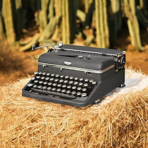 Royal Quiet De Luxe Black Manual Typewriter 1960s American Vintage Office Machine—Fully Functional Retro Decor Gift for Writers & Collectors