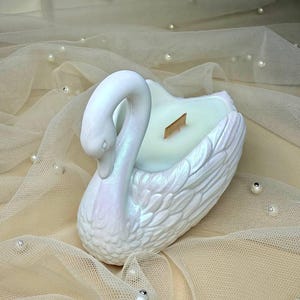 Swan Candle, Pearl White Swan Candle, Handmade Candle, Soy Wax Candle, Swan Lover, Gift Candle, Unique Gift, Birthday Gift, Premium Gift