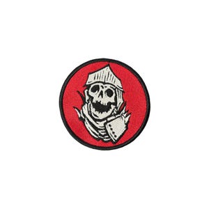 Geborduurde middeleeuwse schedelpatch, gotische skeletpatch, donkere fantasie opstrijkbadge, ridderschedelpatch, gotische kleding, esthetiek horror