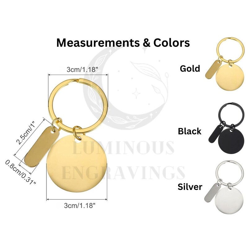 Measurement and color options chart for personalized keychain, showing dimensions (3 cm / 1.18" round pendant, 2.5 cm tag, 0.8 cm width) and available finishes in gold, black, and silver.