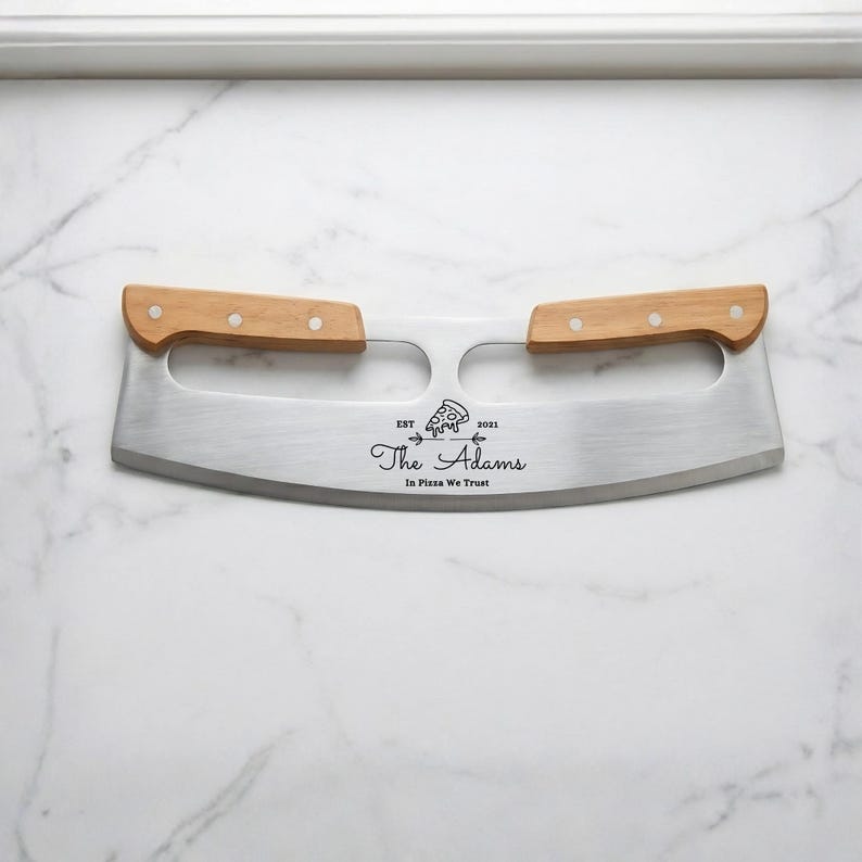 Custom engraved pizza cutter gift for him, perfect gift for Father’s Day, birthdays, anniversaries, and housewarming gifts.