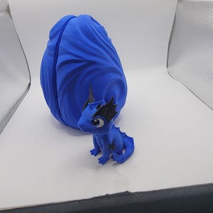 3D Printed Dragon Egg With Dragon