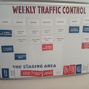 Veckoschematavla: Garagekommandocentral med återanvändbara magneter (digital nedladdning)