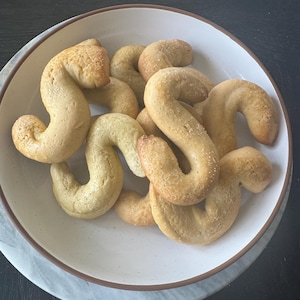 Classic S  Italian  cookies, homemade buttery & lightly sweet, soft, vanilla,old fashioned, perfect with coffee, biscotti style,light crisp