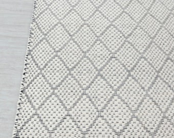 Alfombra de lana tejida a mano – Diseño geométrico escandinavo en blanco marfil