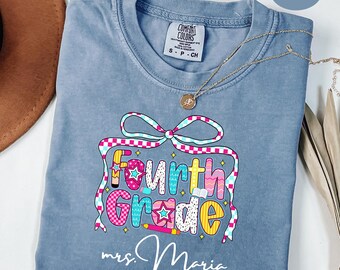 Camiseta personalizada de cuarto grado, camiseta personalizada para el primer día de clases del maestro, camiseta preppy de cuarto grado, camiseta de regreso a clases, regalo para el maestro de cuarto grado