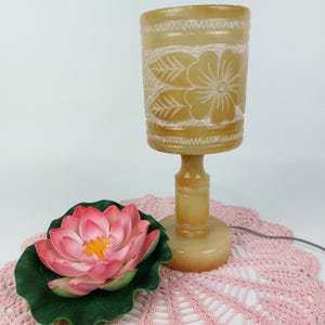 Vintage Alabaster Table Lamp – Warm Floral Design, Bedside or Accent Light, Soft Glow, Works Perfectly – Elegant Vintage Decor